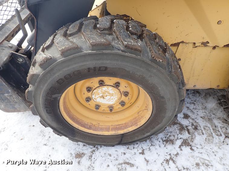 image for item DF8729 New Holland LX655 skid steer