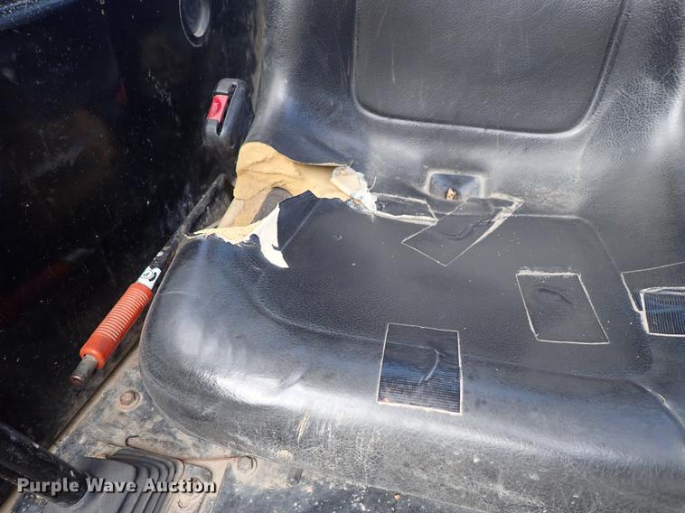 image for item DF8729 New Holland LX655 skid steer