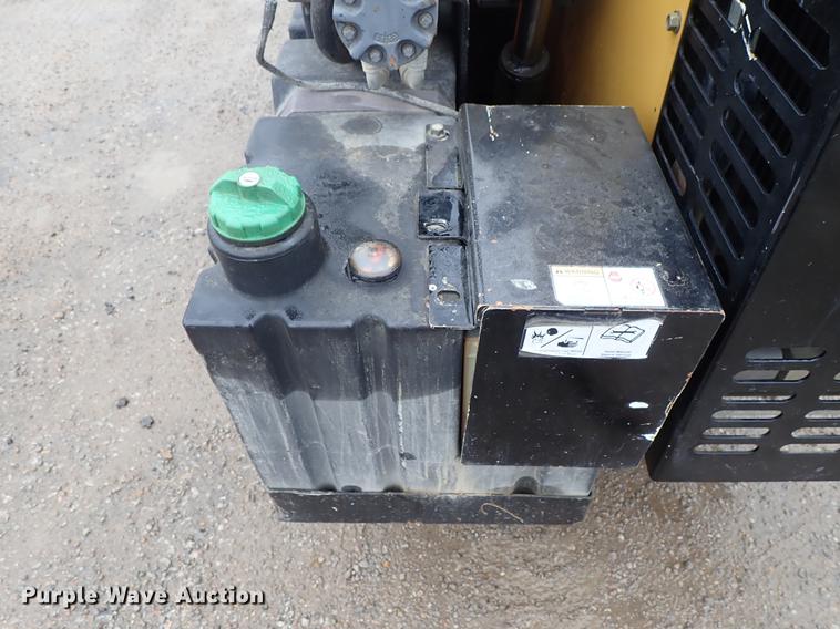 image for item DF8736 2014 Vermeer D9x13 S3 directional drill, mud mixing system, and trailer