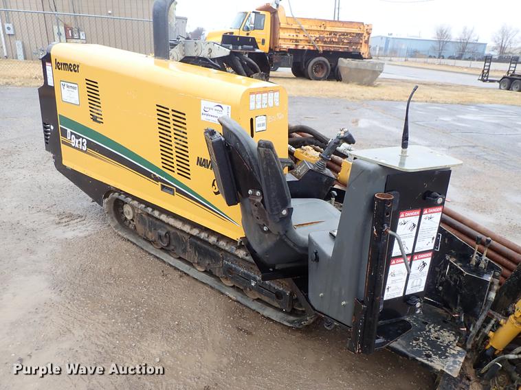 image for item DF8736 2014 Vermeer D9x13 S3 directional drill, mud mixing system, and trailer