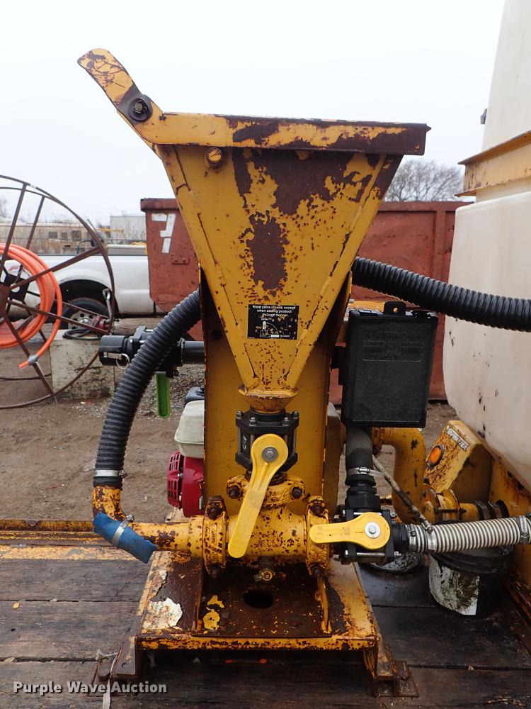 image for item DF8736 2014 Vermeer D9x13 S3 directional drill, mud mixing system, and trailer