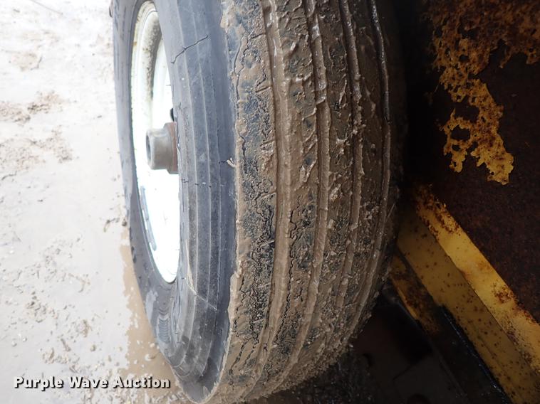 image for item DF8736 2014 Vermeer D9x13 S3 directional drill, mud mixing system, and trailer