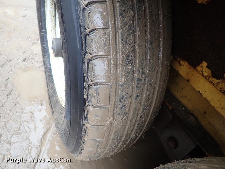 image for item DF8736 2014 Vermeer D9x13 S3 directional drill, mud mixing system, and trailer