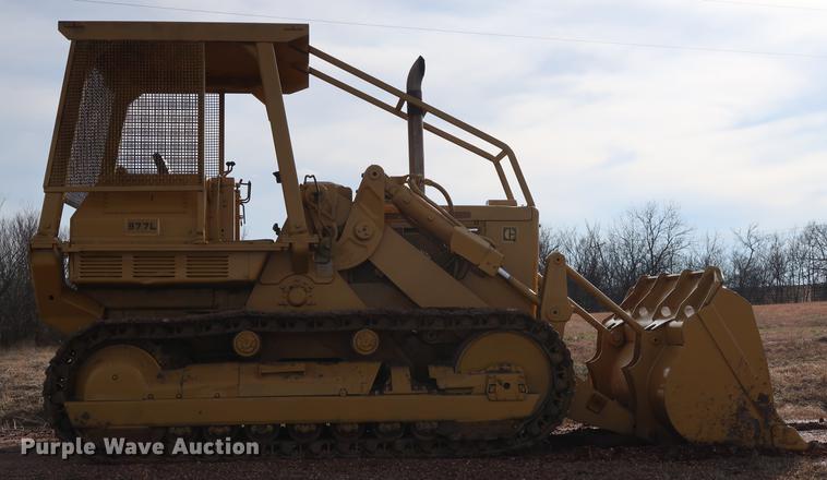 image for item DG3327 1973 Caterpillar 977L track loader