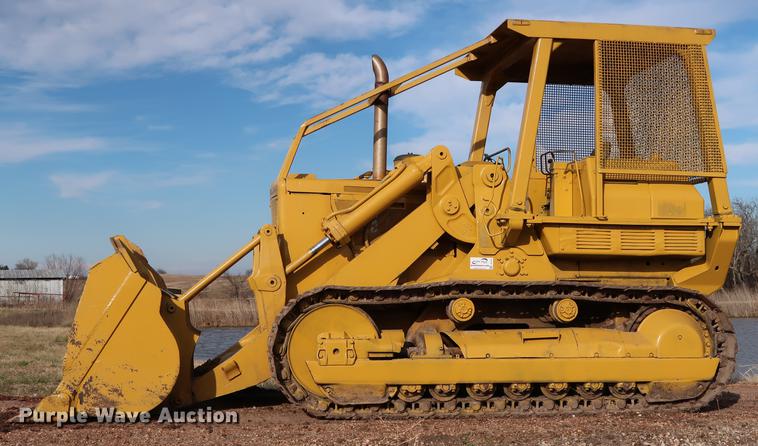 image for item DG3327 1973 Caterpillar 977L track loader