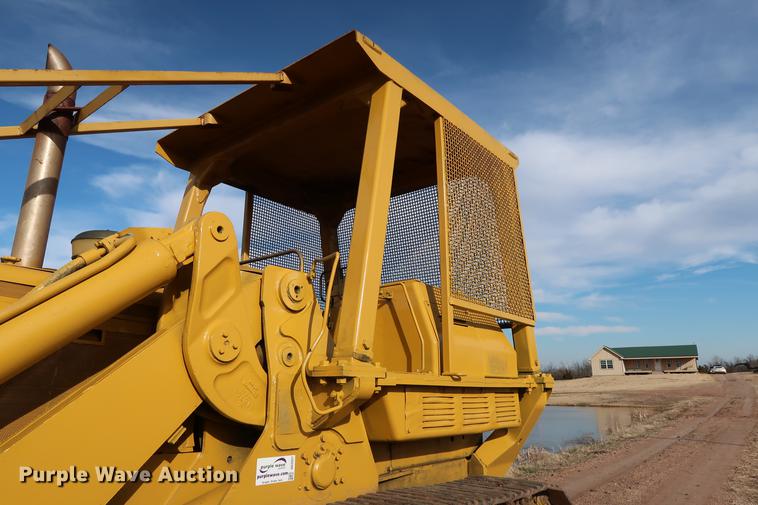 image for item DG3327 1973 Caterpillar 977L track loader