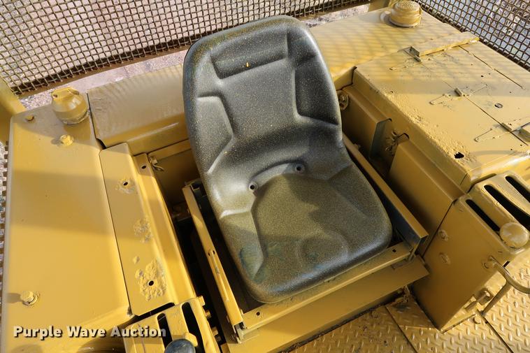 image for item DG3327 1973 Caterpillar 977L track loader