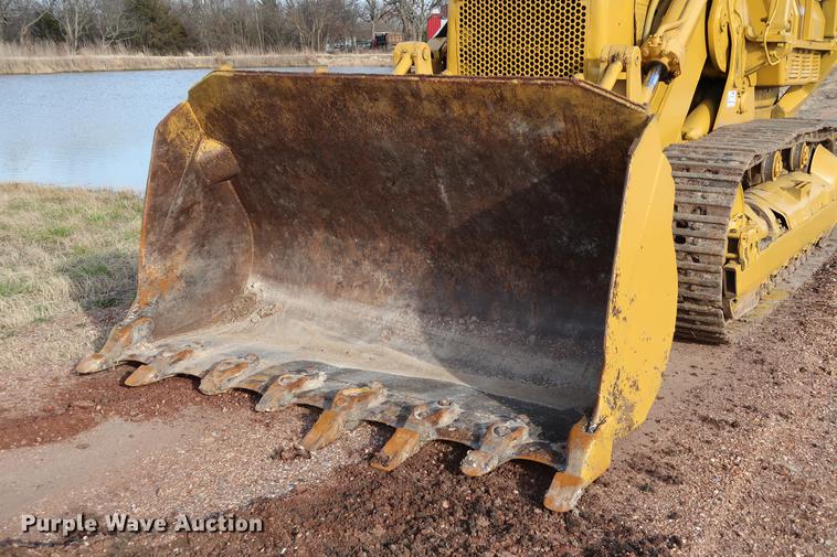 image for item DG3327 1973 Caterpillar 977L track loader