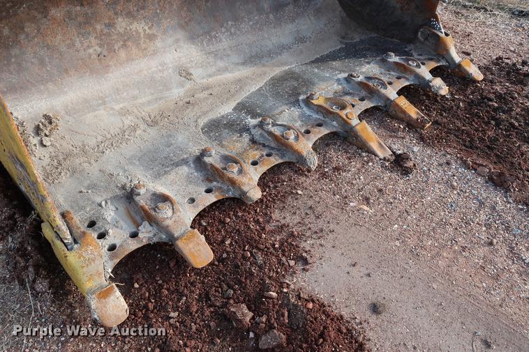 image for item DG3327 1973 Caterpillar 977L track loader