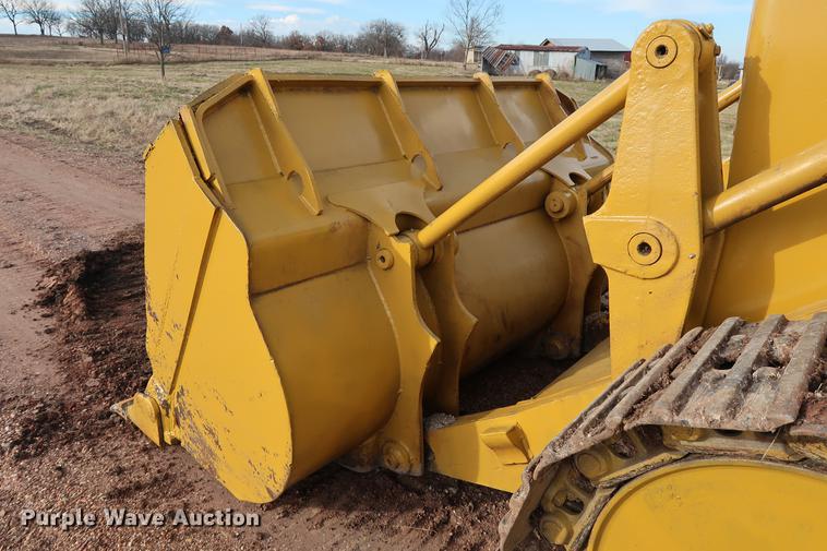 image for item DG3327 1973 Caterpillar 977L track loader
