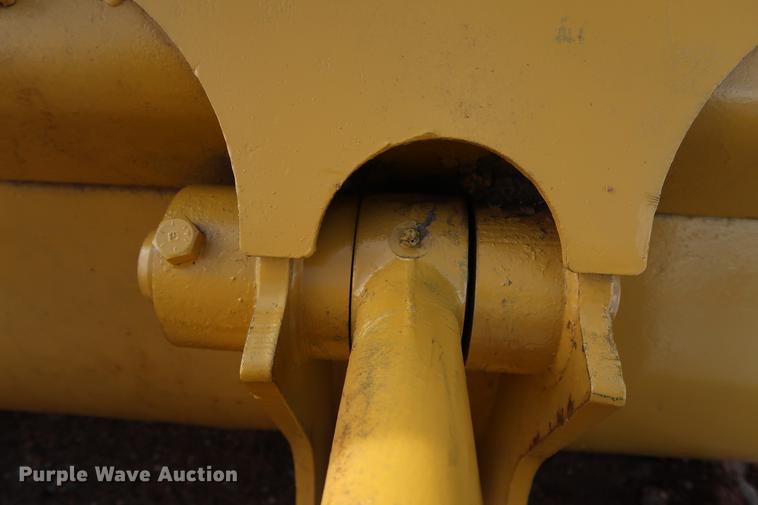 image for item DG3327 1973 Caterpillar 977L track loader
