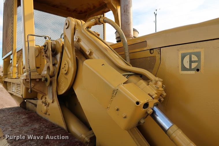 image for item DG3327 1973 Caterpillar 977L track loader