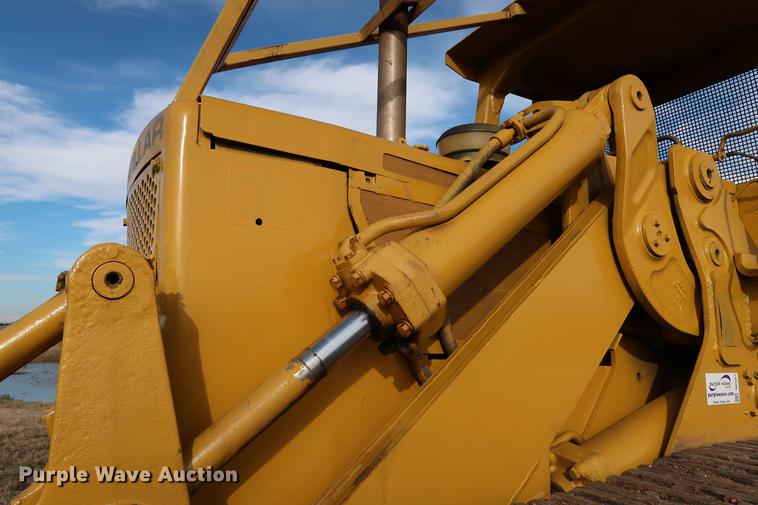 image for item DG3327 1973 Caterpillar 977L track loader