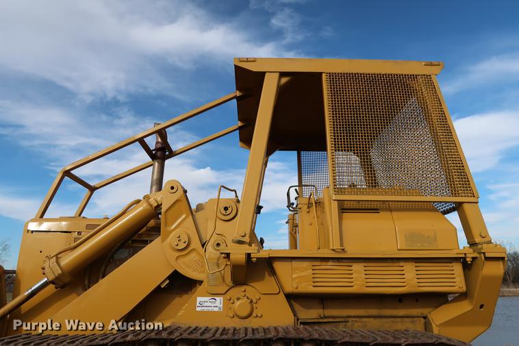 image for item DG3327 1973 Caterpillar 977L track loader