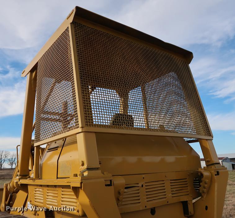 image for item DG3327 1973 Caterpillar 977L track loader