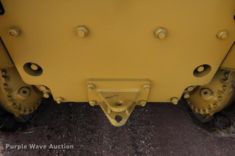 image for item DG3327 1973 Caterpillar 977L track loader