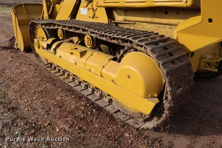 image for item DG3327 1973 Caterpillar 977L track loader