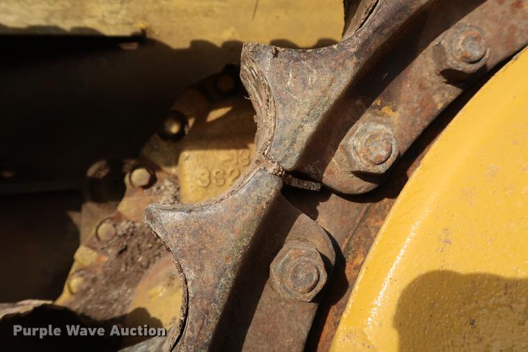 image for item DG3327 1973 Caterpillar 977L track loader