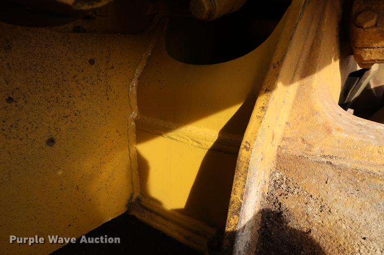 image for item DG3327 1973 Caterpillar 977L track loader