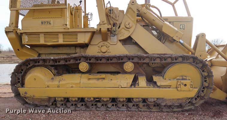 image for item DG3327 1973 Caterpillar 977L track loader