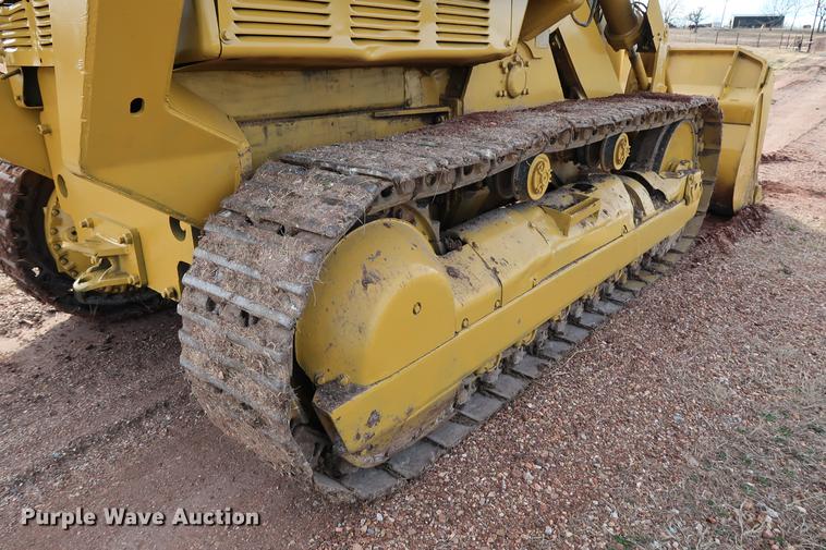 image for item DG3327 1973 Caterpillar 977L track loader