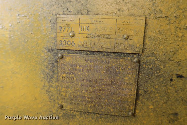 image for item DG3327 1973 Caterpillar 977L track loader