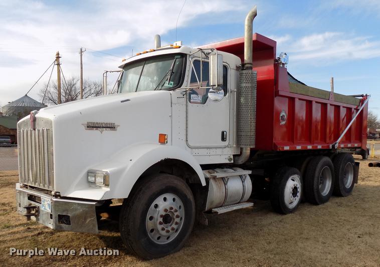 image for item DG3328 2007 Kenworth T800 dump truck