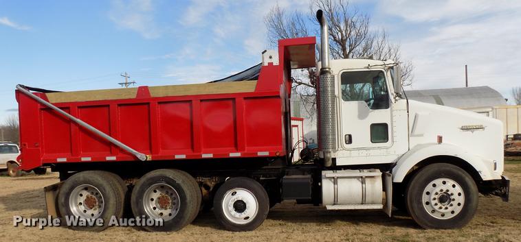 image for item DG3328 2007 Kenworth T800 dump truck