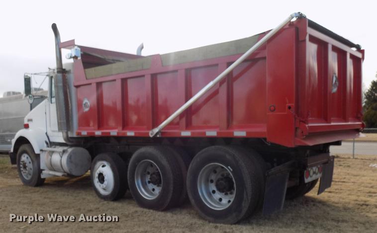 image for item DG3328 2007 Kenworth T800 dump truck