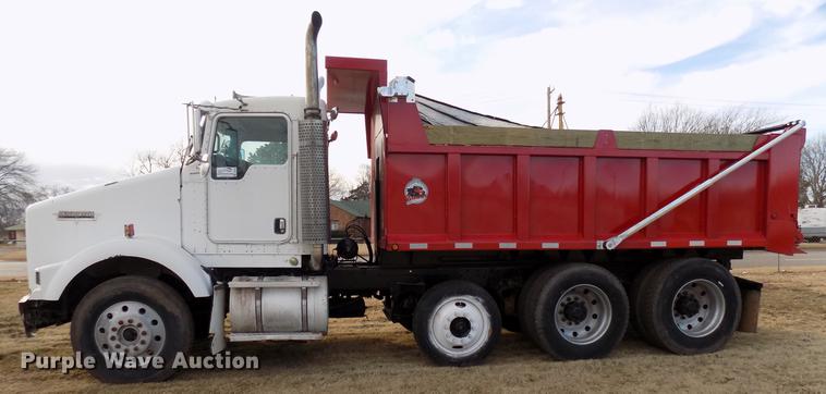 image for item DG3328 2007 Kenworth T800 dump truck