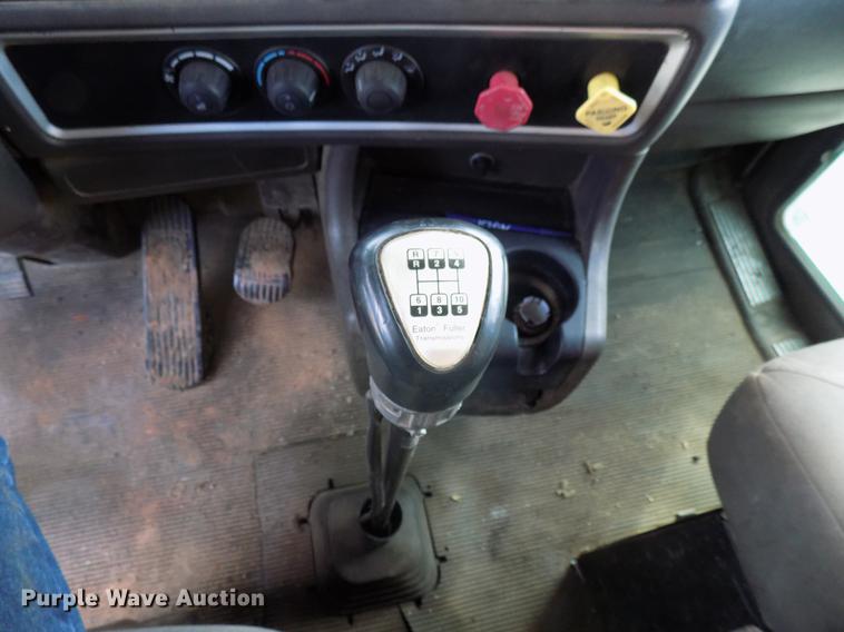 image for item DG3328 2007 Kenworth T800 dump truck