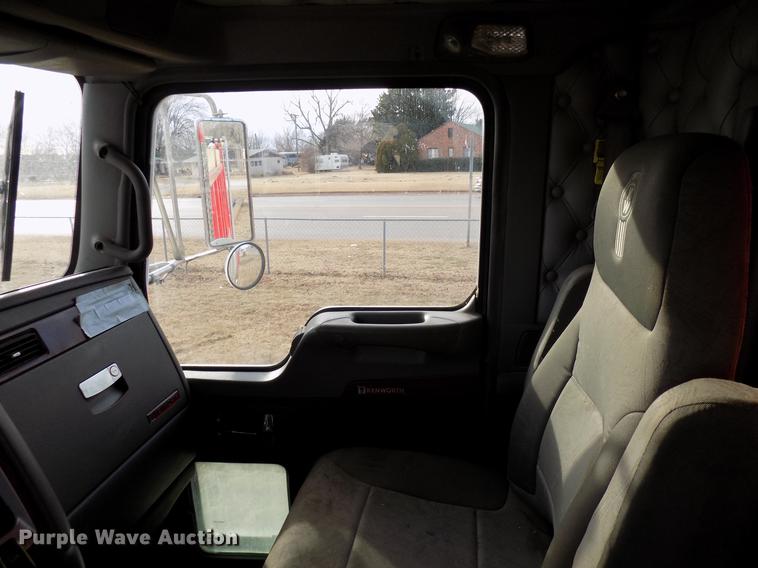 image for item DG3328 2007 Kenworth T800 dump truck