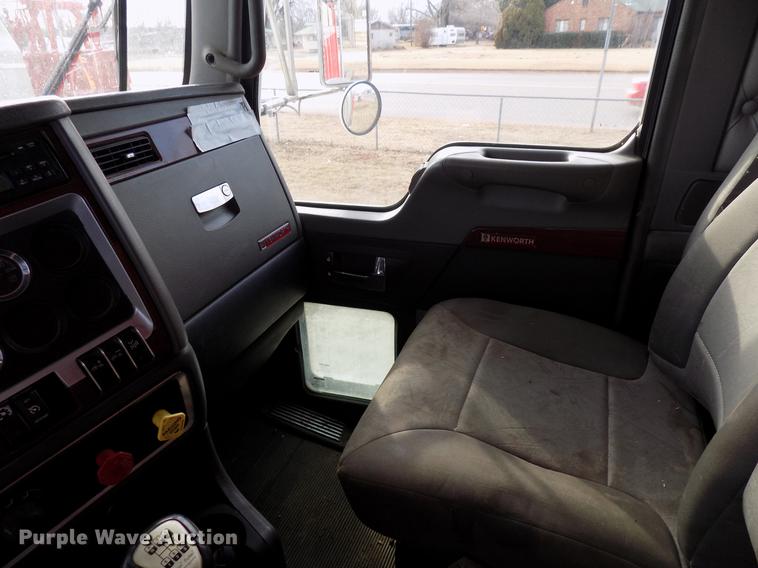 image for item DG3328 2007 Kenworth T800 dump truck