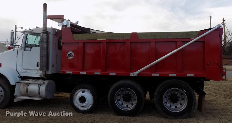image for item DG3328 2007 Kenworth T800 dump truck