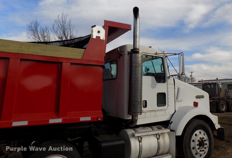 image for item DG3328 2007 Kenworth T800 dump truck
