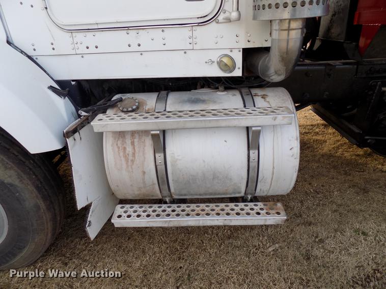 image for item DG3328 2007 Kenworth T800 dump truck