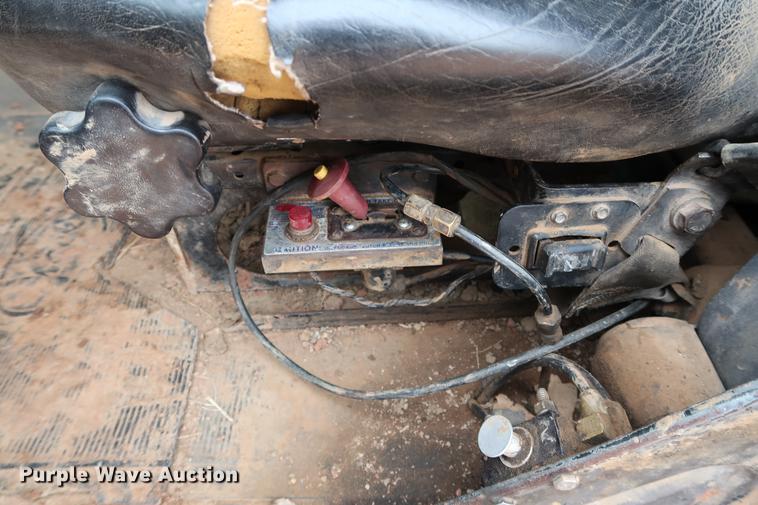 image for item DG3336 1992 Mack RD688S vacuum truck