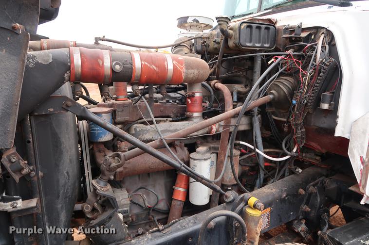image for item DG3336 1992 Mack RD688S vacuum truck