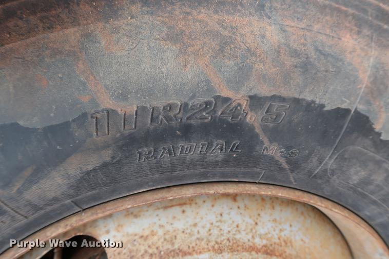 image for item DG3336 1992 Mack RD688S vacuum truck