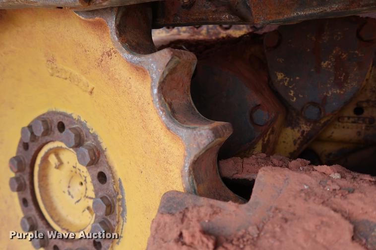 image for item DG3338 1997 John Deere 650G LGP Series IV dozer