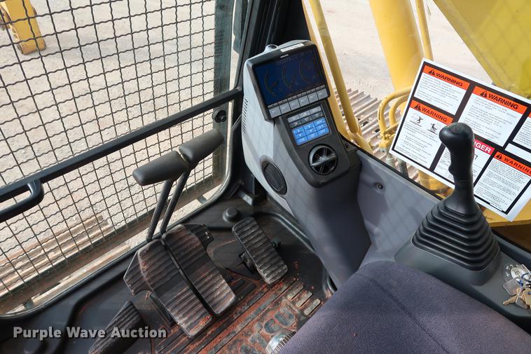 image for item DG3339 2012 Komatsu PC200LC-8 excavator