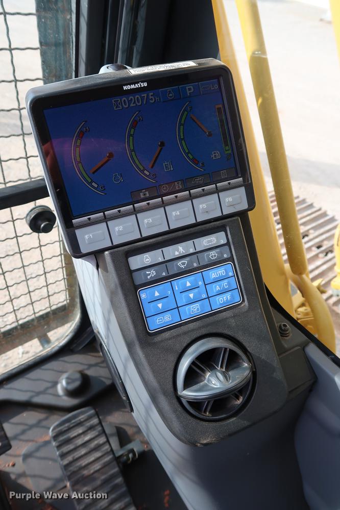 image for item DG3339 2012 Komatsu PC200LC-8 excavator