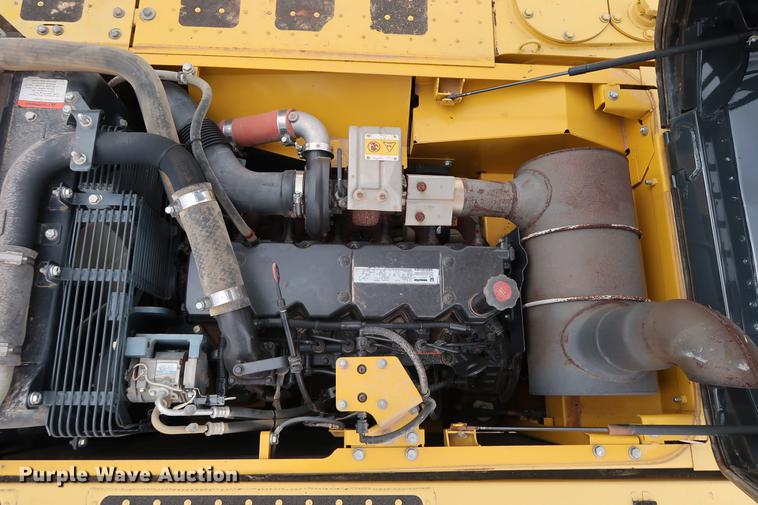 image for item DG3339 2012 Komatsu PC200LC-8 excavator