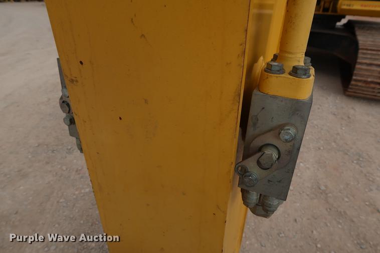 image for item DG3339 2012 Komatsu PC200LC-8 excavator