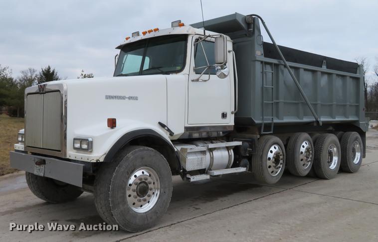 image for item DG3816 2004 Western Star 4900FA dump truck