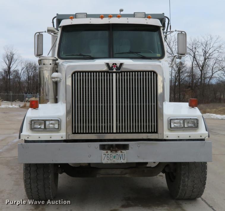 image for item DG3816 2004 Western Star 4900FA dump truck
