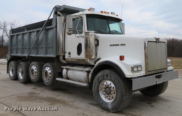 image for item DG3816 2004 Western Star 4900FA dump truck