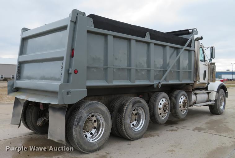 image for item DG3816 2004 Western Star 4900FA dump truck
