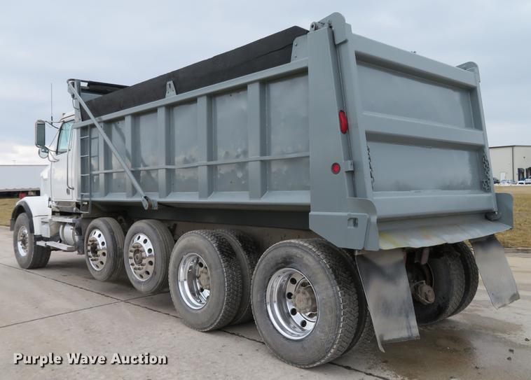 image for item DG3816 2004 Western Star 4900FA dump truck