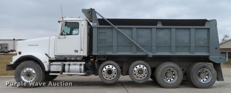 image for item DG3816 2004 Western Star 4900FA dump truck